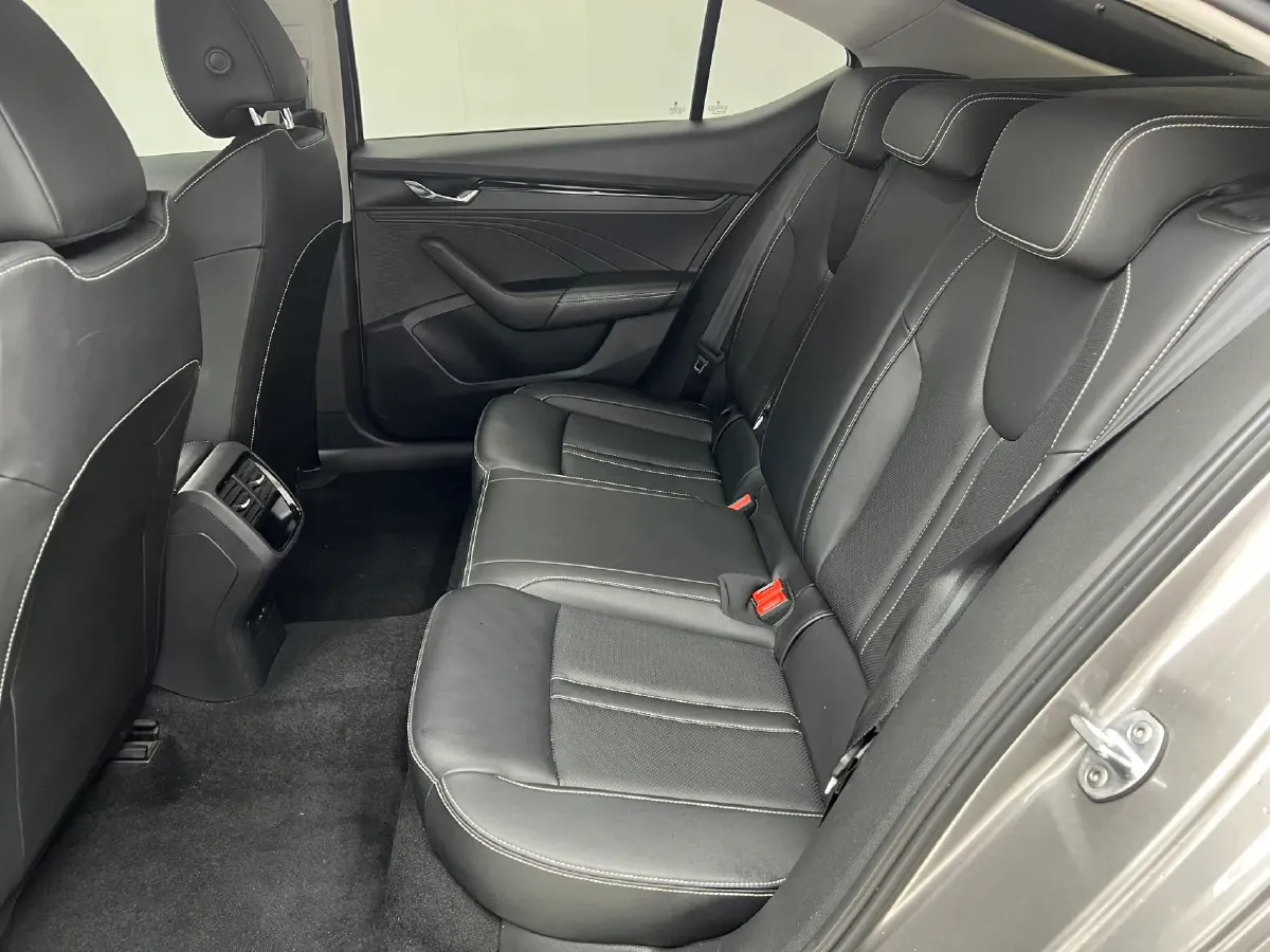 2021 Skoda Octavia 1.4T 150HP L4 7DCT,autocango,china used car exporter,china ev exporter,chinese used car exporter,chinese used ev exporter