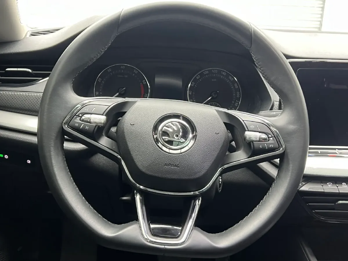 2021 Skoda Octavia 1.4T 150HP L4 7DCT,autocango,china used car exporter,china ev exporter,chinese used car exporter,chinese used ev exporter