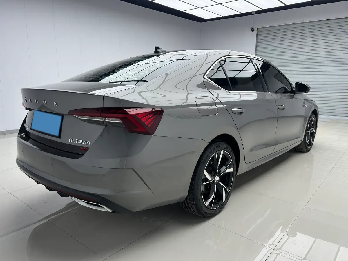 2021 Skoda Octavia 1.4T 150HP L4 7DCT,autocango,china used car exporter,china ev exporter,chinese used car exporter,chinese used ev exporter