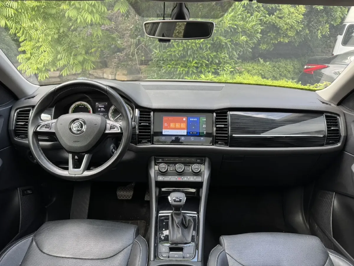 2018 Skoda Kodiak 2.0T 186HP L4 7DCT,autocango,china used car exporter,china ev exporter,chinese used car exporter,chinese used ev exporter