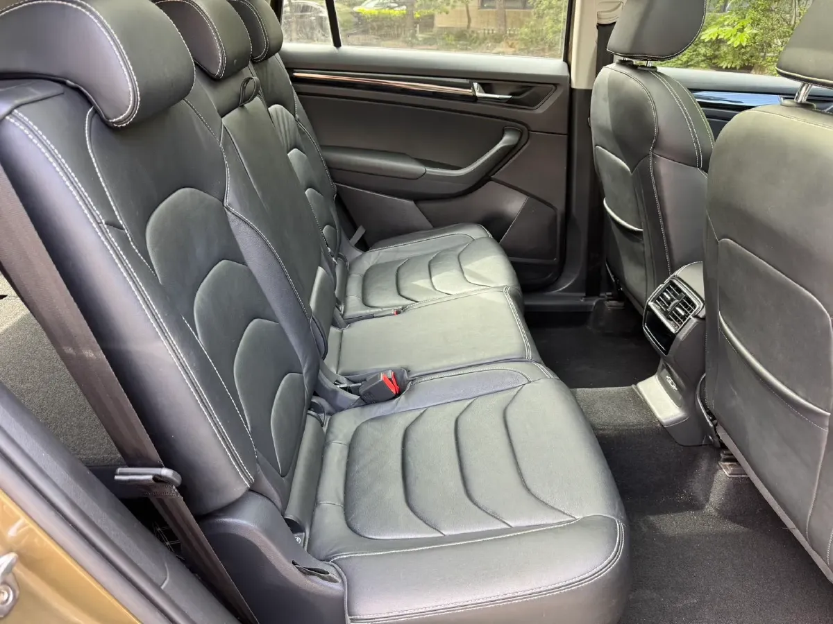 2018 Skoda Kodiak 2.0T 186HP L4 7DCT,autocango,china used car exporter,china ev exporter,chinese used car exporter,chinese used ev exporter