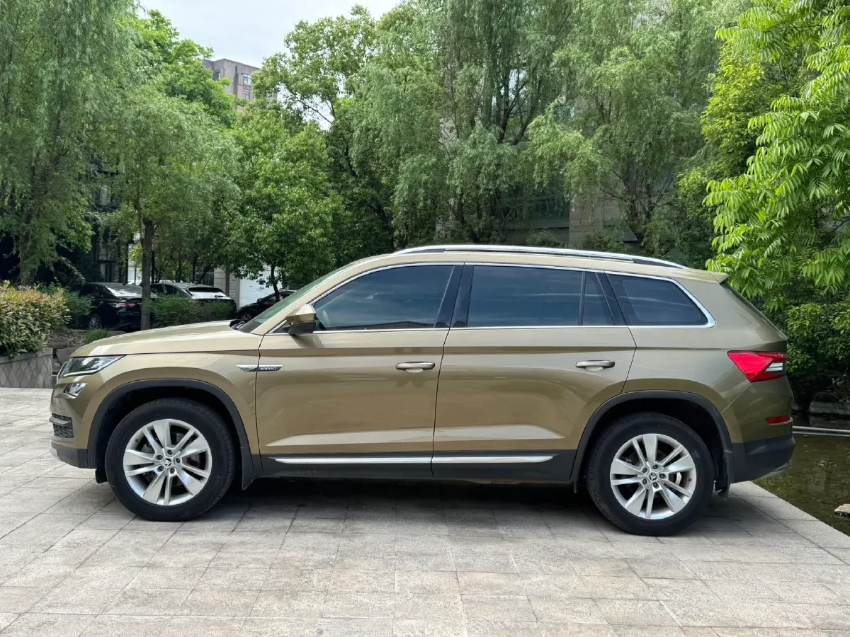 2018 Skoda Kodiak 2.0T 186HP L4 7DCT,autocango,china used car exporter,china ev exporter,chinese used car exporter,chinese used ev exporter