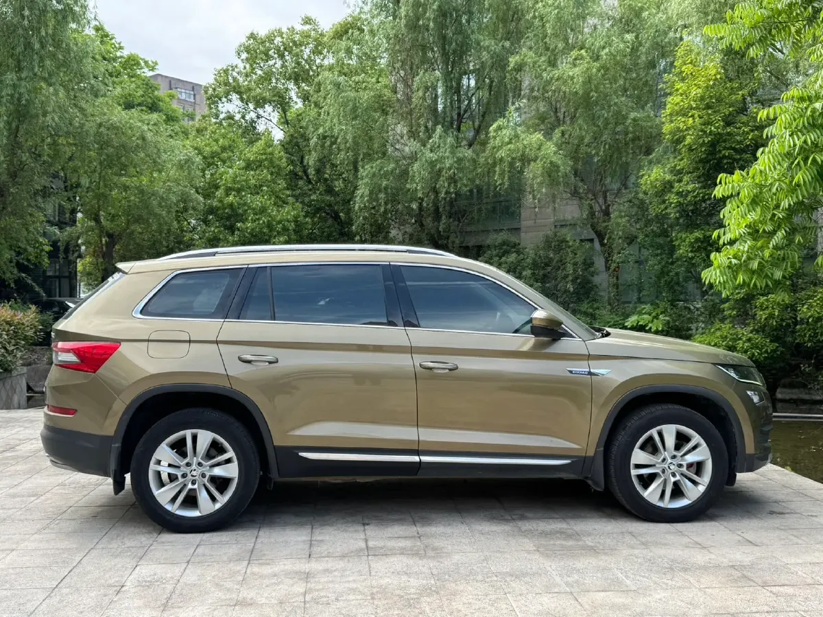 2018 Skoda Kodiak 2.0T 186HP L4 7DCT,autocango,china used car exporter,china ev exporter,chinese used car exporter,chinese used ev exporter