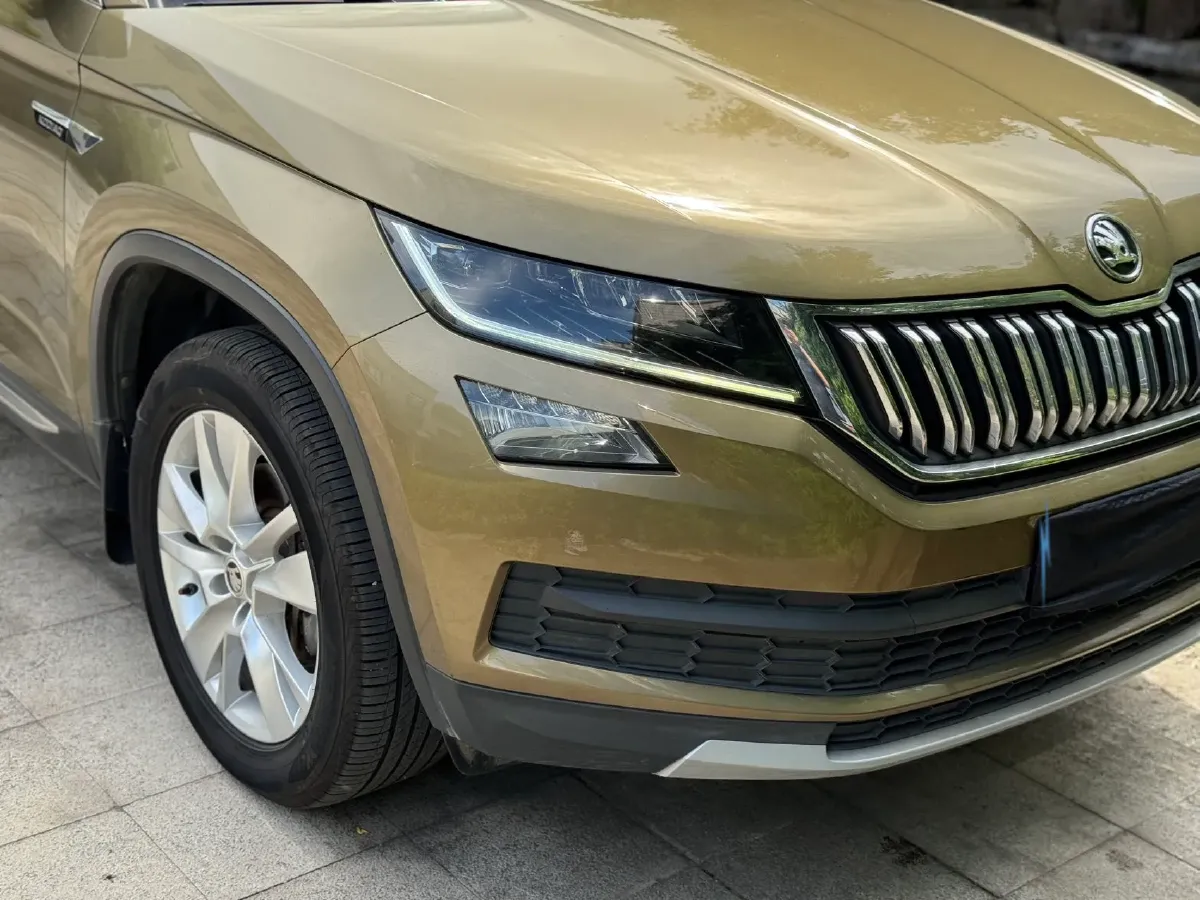2018 Skoda Kodiak 2.0T 186HP L4 7DCT,autocango,china used car exporter,china ev exporter,chinese used car exporter,chinese used ev exporter