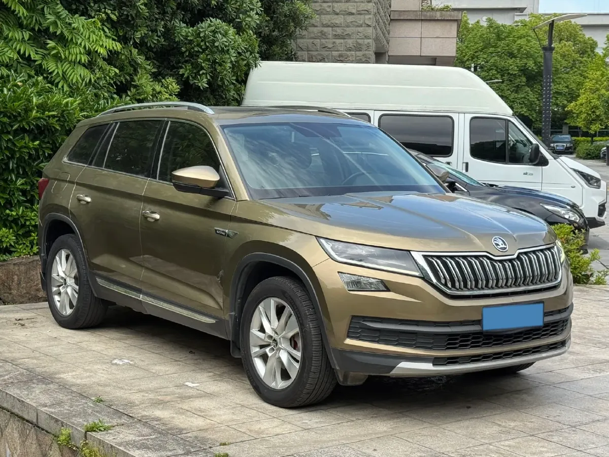 2018 Skoda Kodiak 2.0T 186HP L4 7DCT,autocango,china used car exporter,china ev exporter,chinese used car exporter,chinese used ev exporter