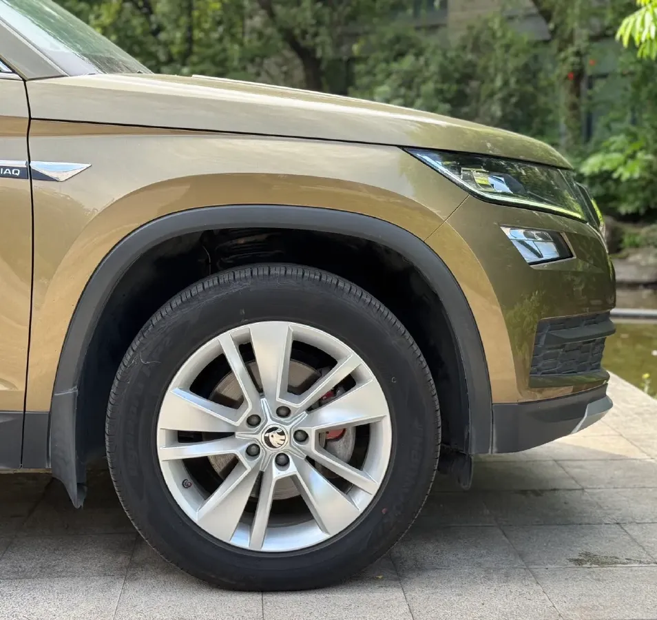 2018 Skoda Kodiak 2.0T 186HP L4 7DCT,autocango,china used car exporter,china ev exporter,chinese used car exporter,chinese used ev exporter
