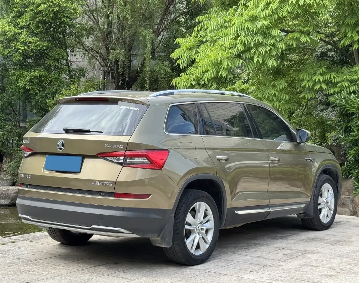 2018 Skoda Kodiak 2.0T 186HP L4 7DCT,autocango,china used car exporter,china ev exporter,chinese used car exporter,chinese used ev exporter