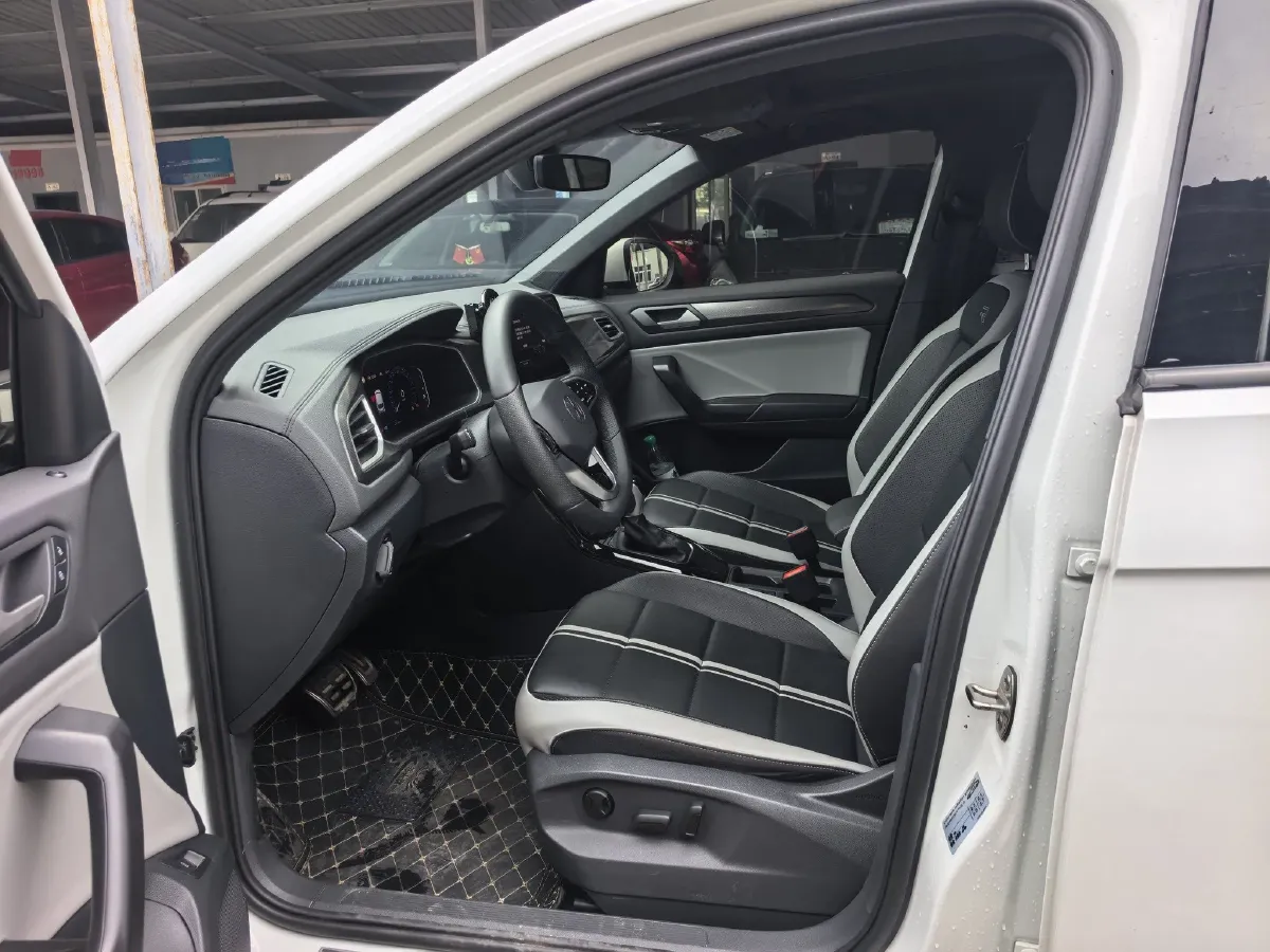 2024 Volkswagen T-Roc 1.5T 160HP L4 7DCT,autocango,china used car exporter,china ev exporter,chinese used car exporter,chinese used ev exporter