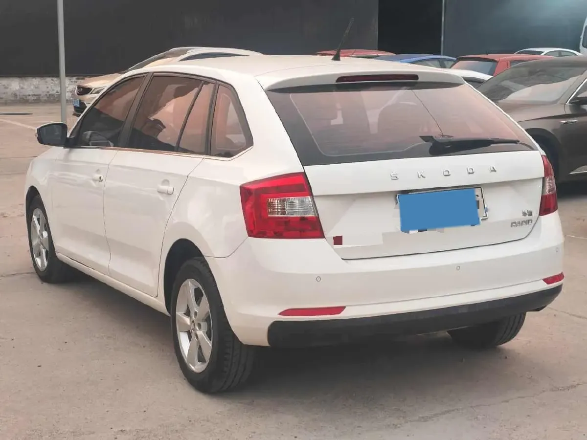 2019 Skoda Rapid Spaceback 1.5L 112HP L4 6AT,autocango,china used car exporter,china ev exporter,chinese used car exporter,chinese used ev exporter