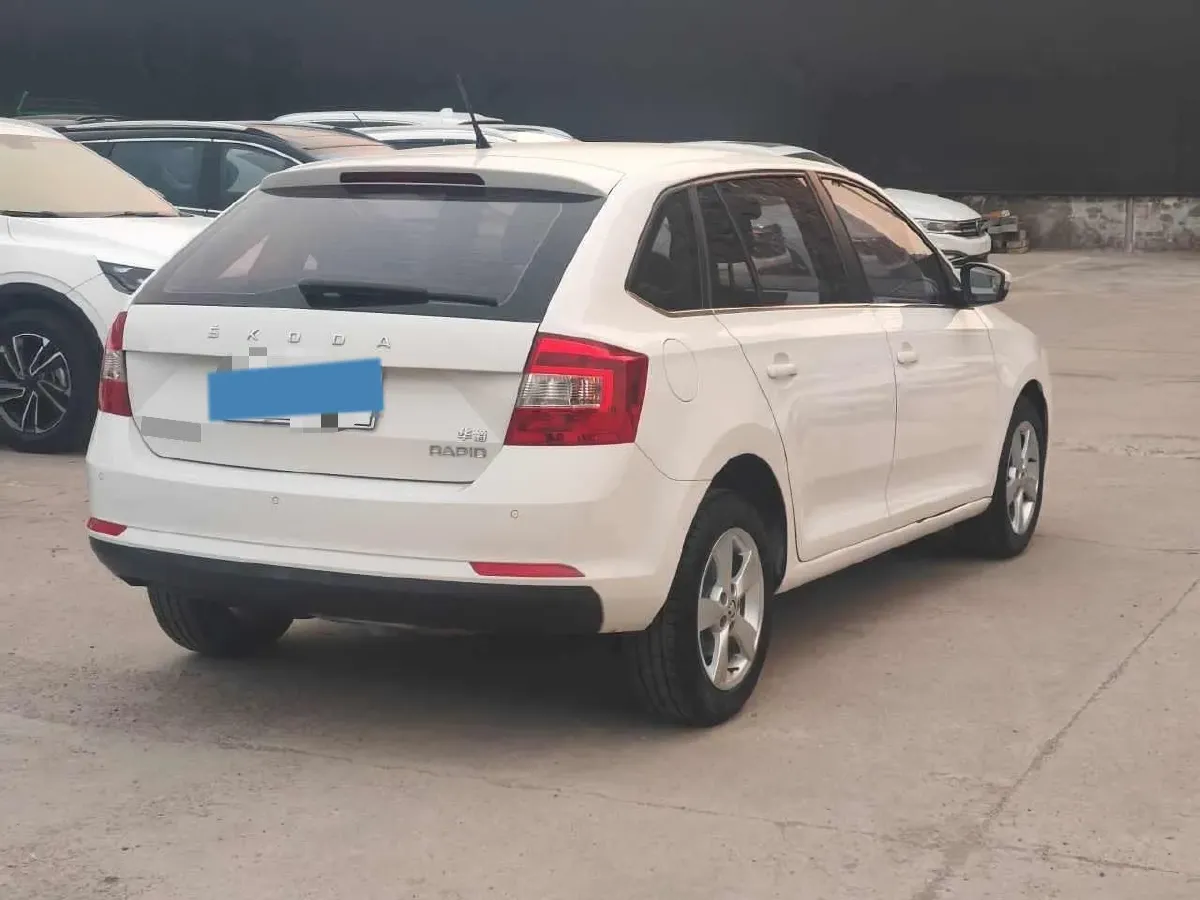 2019 Skoda Rapid Spaceback 1.5L 112HP L4 6AT,autocango,china used car exporter,china ev exporter,chinese used car exporter,chinese used ev exporter