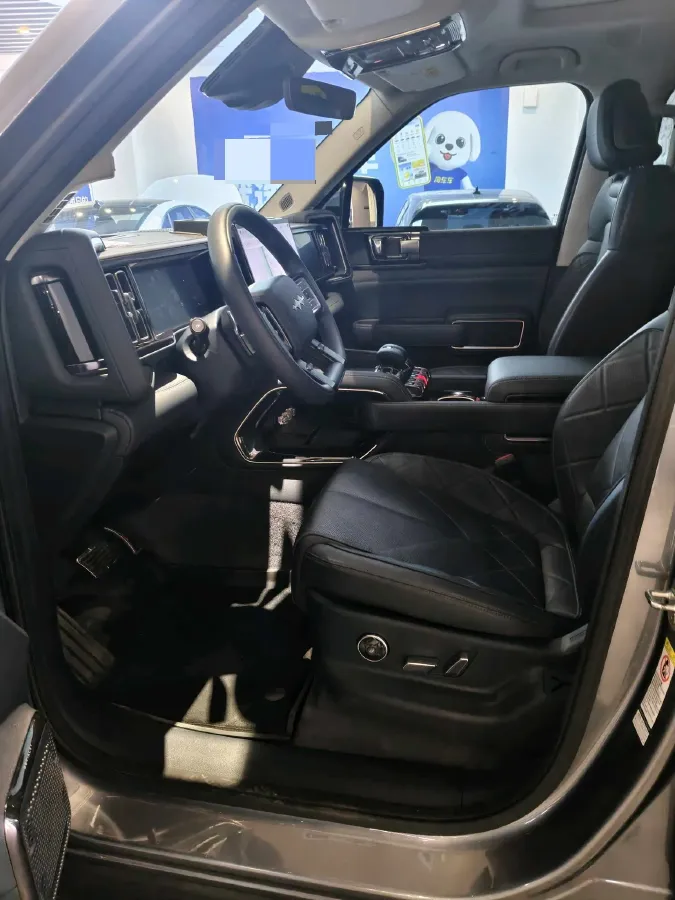 2025 FangChengBao Bao 5 1.5T 194HP L4 E-CVT PHEV 31.8KWH,autocango,china used car exporter,china ev exporter,chinese used car exporter,chinese used ev exporter