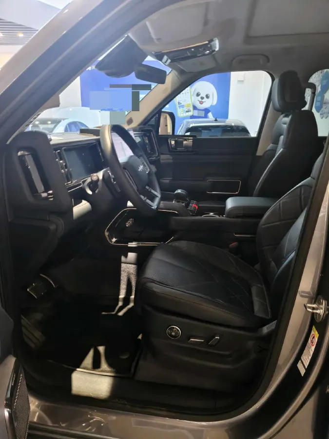2025 FangChengBao Bao 5 1.5T 194HP L4 E-CVT PHEV 31.8KWH,autocango,china used car exporter,china ev exporter,chinese used car exporter,chinese used ev exporter