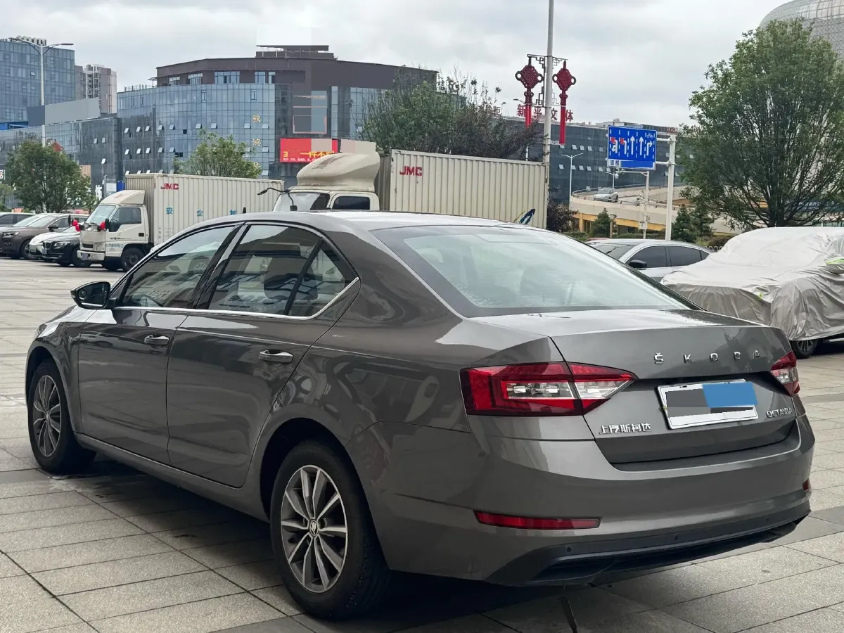 2021 Skoda Octavia 1.5L 113HP L4 6AT,autocango,china used car exporter,china ev exporter,chinese used car exporter,chinese used ev exporter