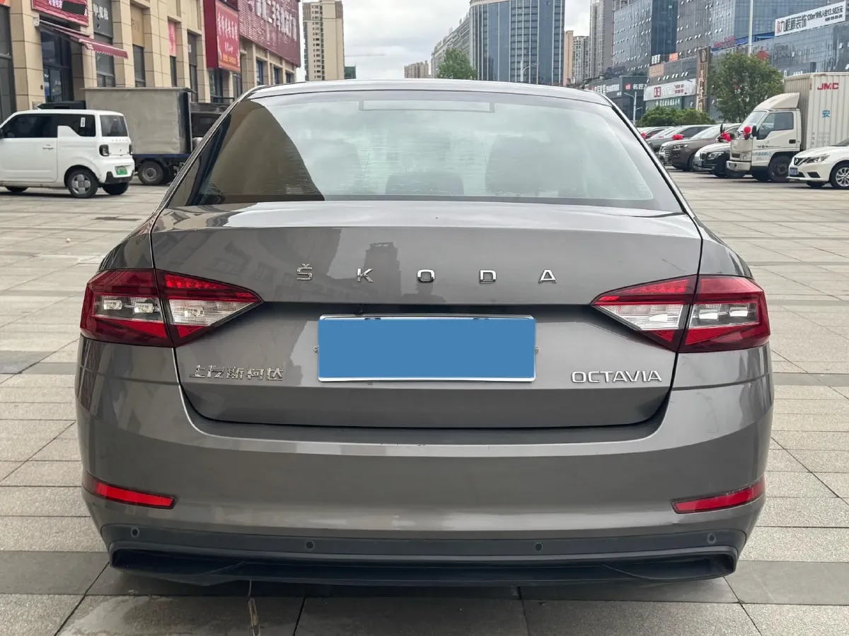 2021 Skoda Octavia 1.5L 113HP L4 6AT,autocango,china used car exporter,china ev exporter,chinese used car exporter,chinese used ev exporter