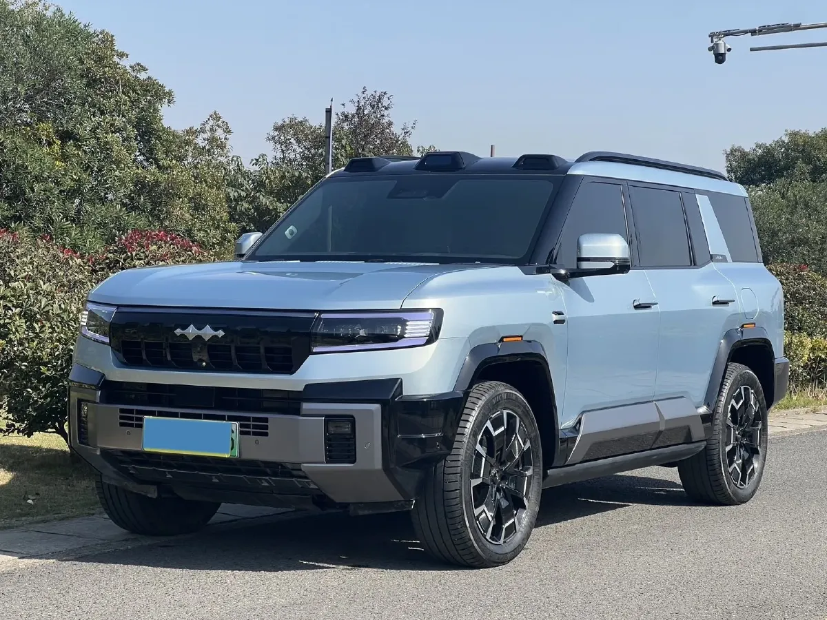 2025 FangChengBao Bao 8 2.0T 245HP L4 E-CVT PHEV 36.8KWH,autocango,china used car exporter,china ev exporter,chinese used car exporter,chinese used ev exporter