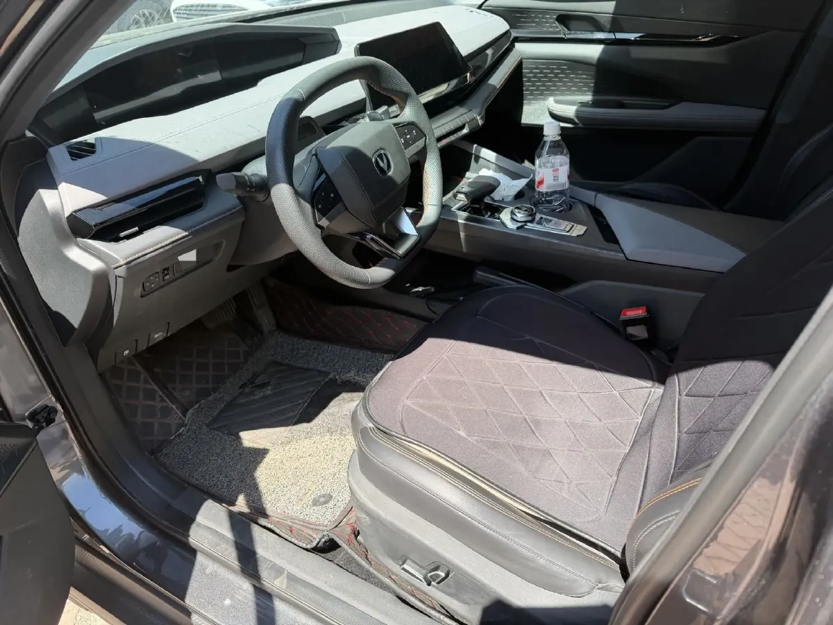 2022 ChangAn UNI-V 1.5T 188HP L4 7DCT,autocango,china used car exporter,china ev exporter,chinese used car exporter,chinese used ev exporter