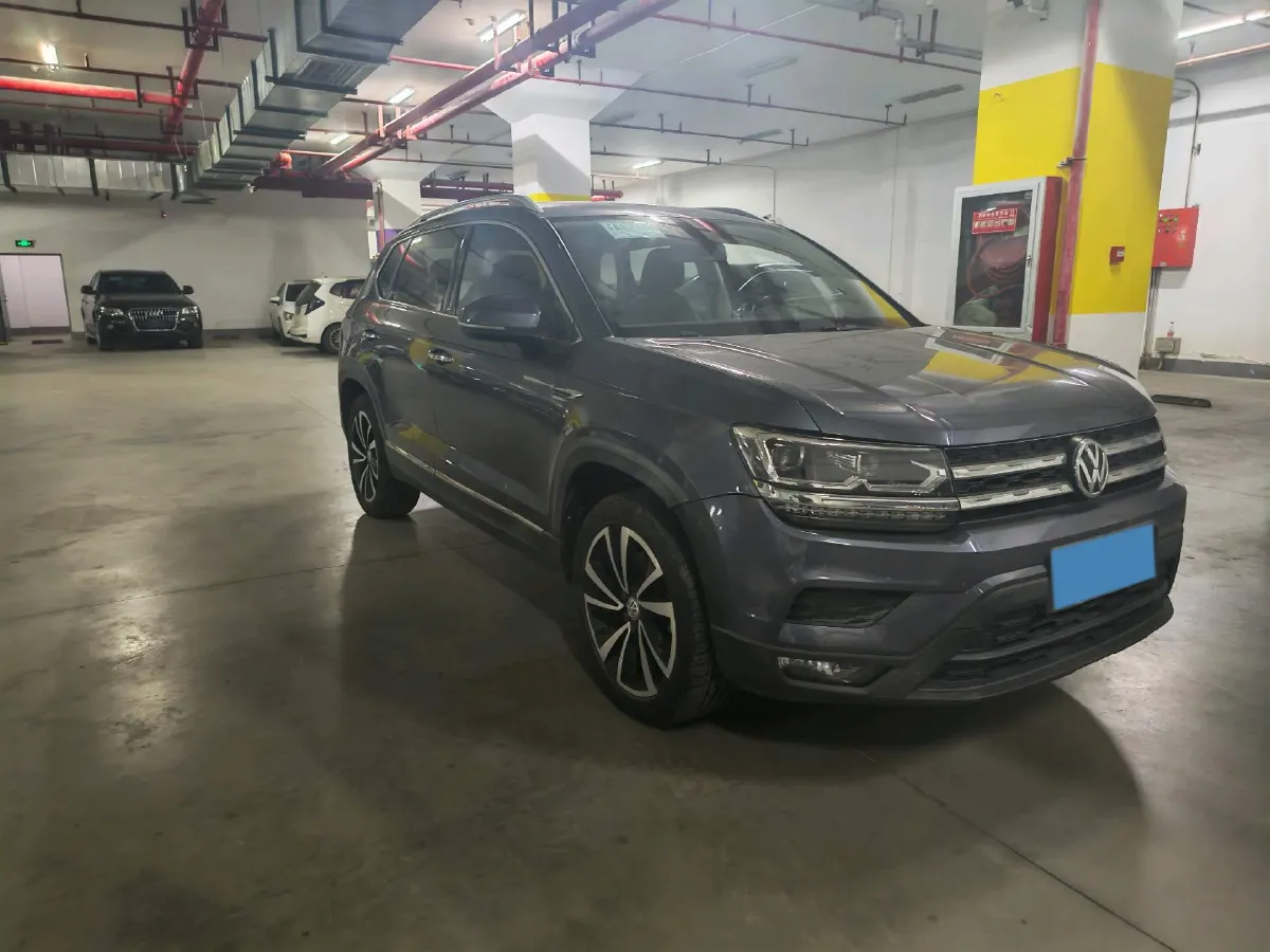 2019 MINI MINI 1.5T 102HP L3 7DCT,autocango,china used car exporter,china ev exporter,chinese used car exporter,chinese used ev exporter