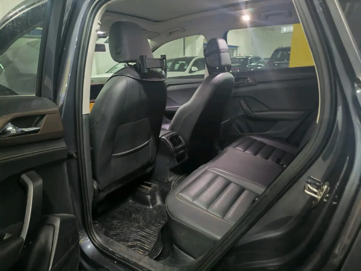 2019 MINI MINI 1.5T 102HP L3 7DCT,autocango,china used car exporter,china ev exporter,chinese used car exporter,chinese used ev exporter