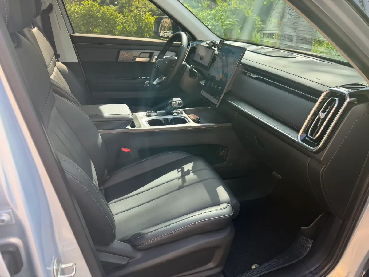 2023 Chery Exploration 06 1.6T 197HP L4 7DCT,autocango,china used car exporter,china ev exporter,chinese used car exporter,chinese used ev exporter