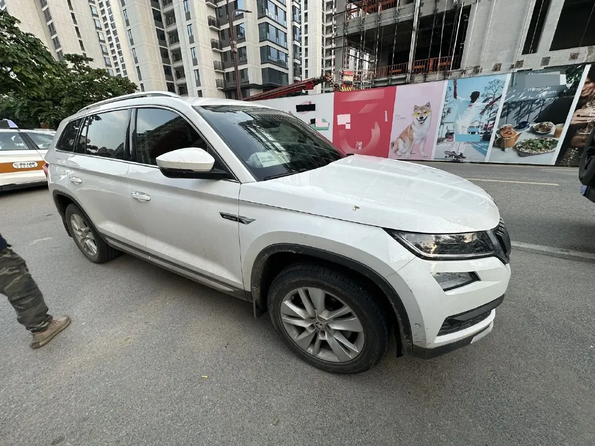 2021 Skoda Kodiak 2.0T 186HP L4 7DCT,autocango,china used car exporter,china ev exporter,chinese used car exporter,chinese used ev exporter