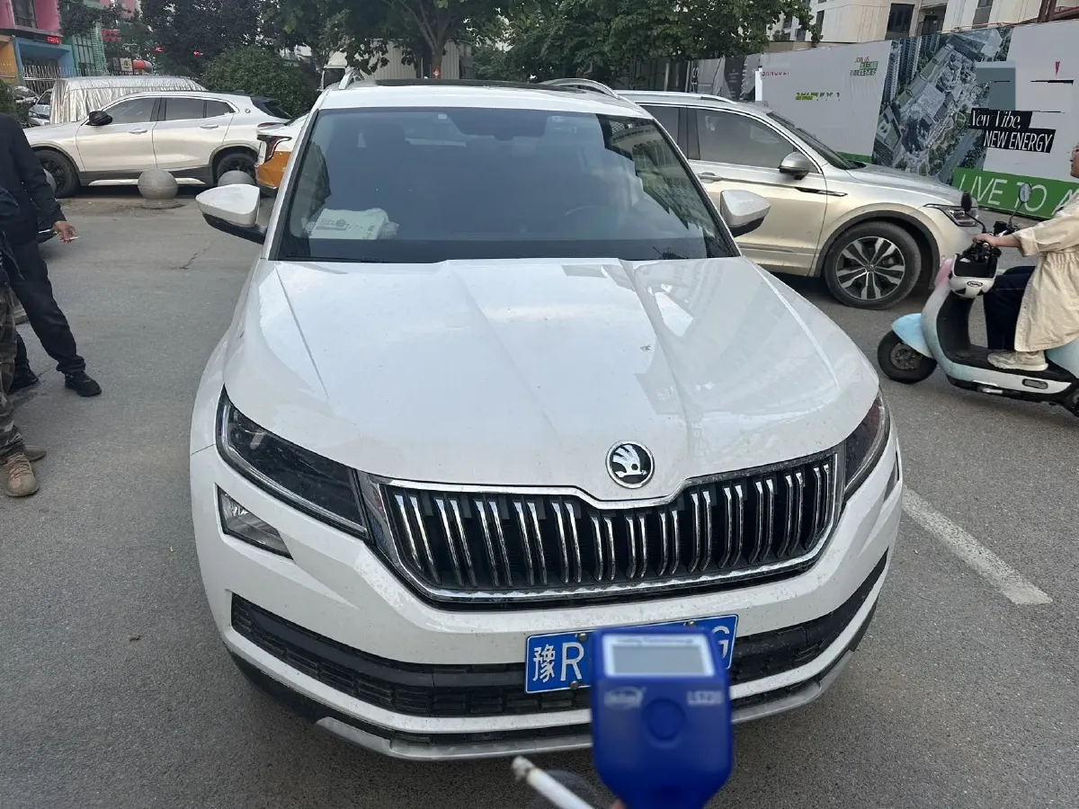 2021 Skoda Kodiak 2.0T 186HP L4 7DCT,autocango,china used car exporter,china ev exporter,chinese used car exporter,chinese used ev exporter