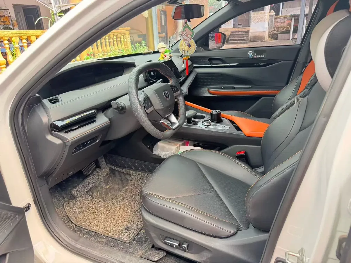 2023 ChangAn UNI-V iDD 1.5T 170HP L4 6TCT PHEV 18.4KWH,autocango,china used car exporter,china ev exporter,chinese used car exporter,chinese used ev exporter