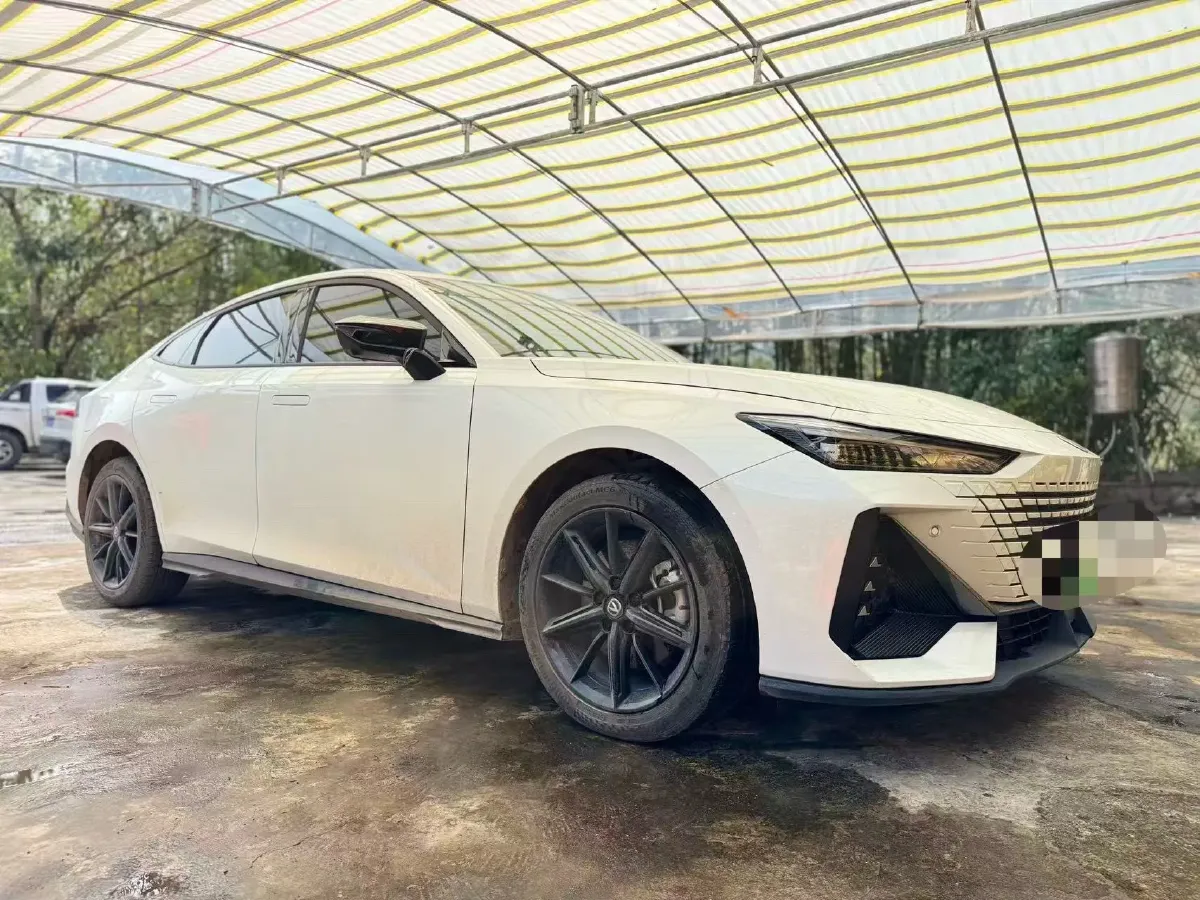 2023 ChangAn UNI-V iDD 1.5T 170HP L4 6TCT PHEV 18.4KWH,autocango,china used car exporter,china ev exporter,chinese used car exporter,chinese used ev exporter