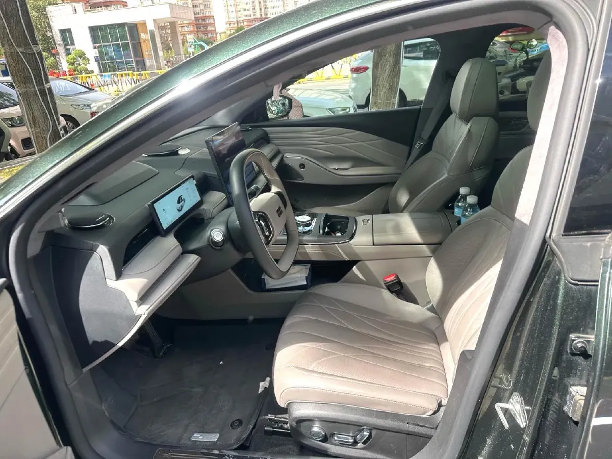 2025 Geely Galaxy Starshine 8 1.5T 163HP L4 3DHT PHEV 27.69KWH,autocango,china used car exporter,china ev exporter,chinese used car exporter,chinese used ev exporter
