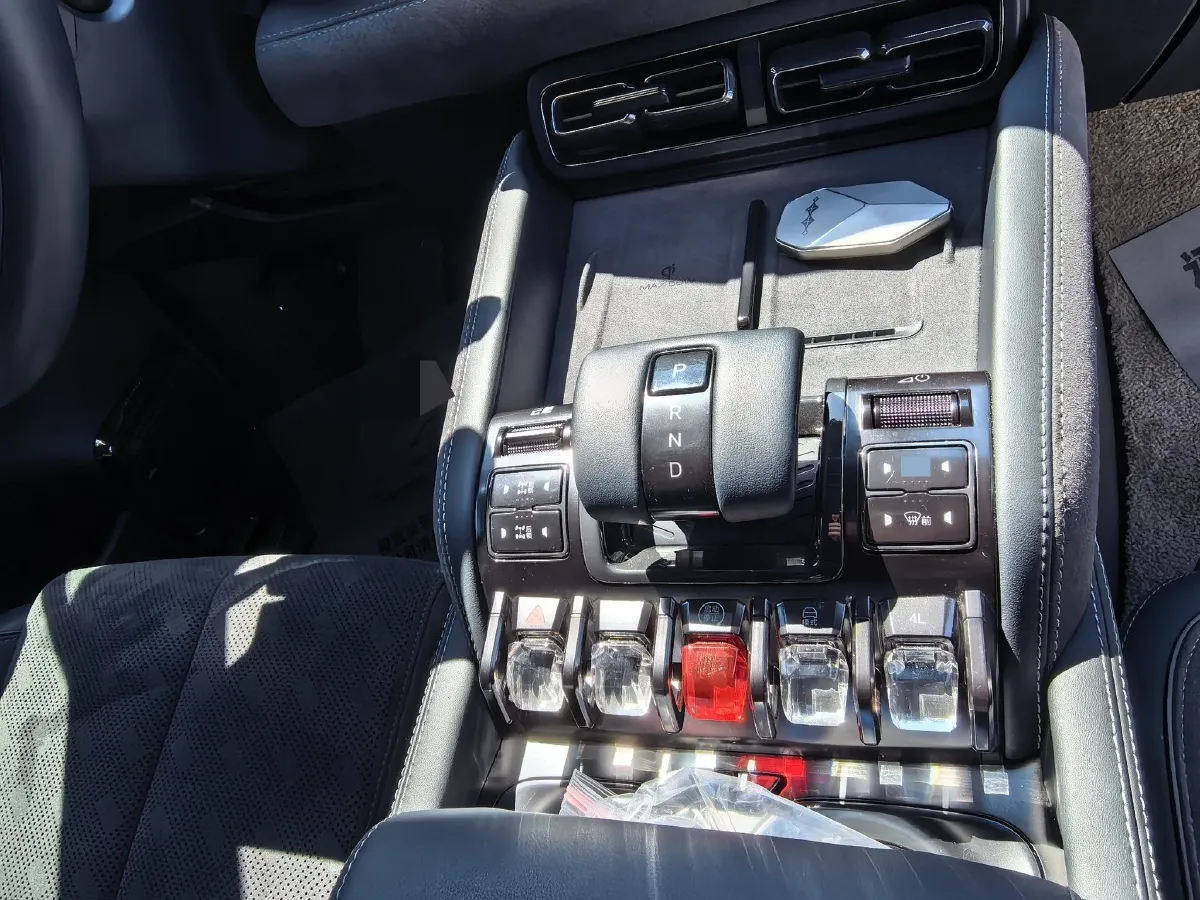 2023 FangChengBao Bao 5 1.5T 194HP L4 E-CVT PHEV 31.8KWH,autocango,china used car exporter,china ev exporter,chinese used car exporter,chinese used ev exporter