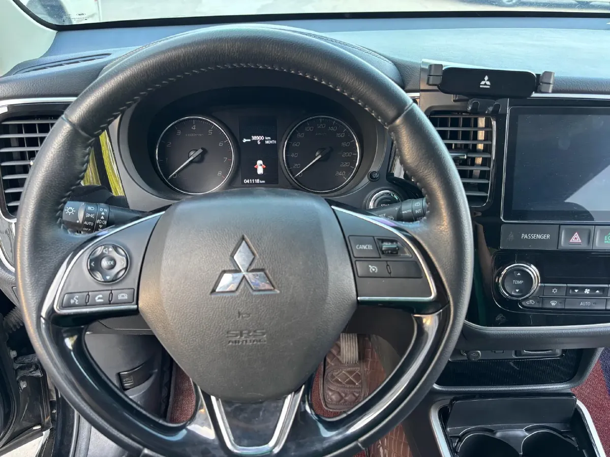 2021 Mitsubishi Outlander 2.0L 166HP L4 CVT,autocango,china used car exporter,china ev exporter,chinese used car exporter,chinese used ev exporter