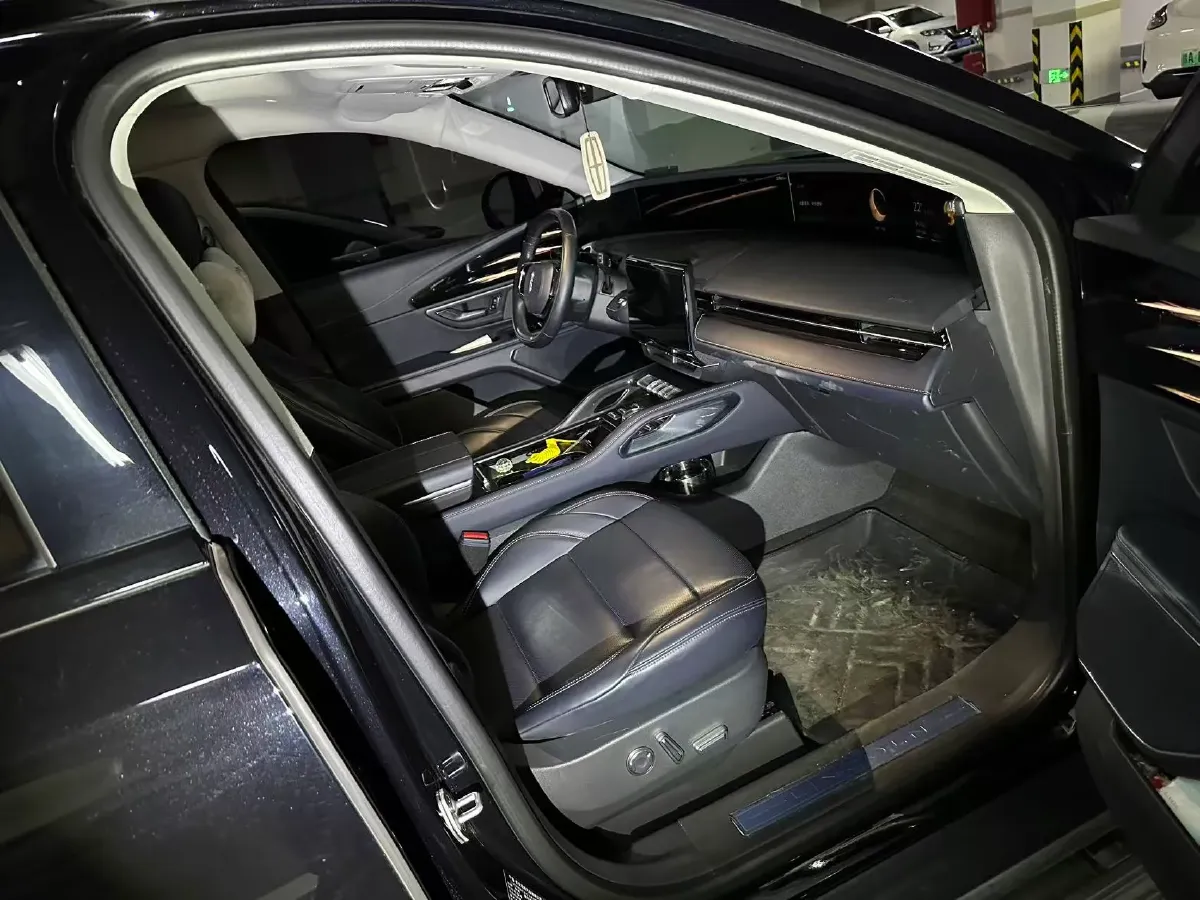2023 Lincoln Nautilus 2.0T 261HP L4 8AT,autocango,china used car exporter,china ev exporter,chinese used car exporter,chinese used ev exporter