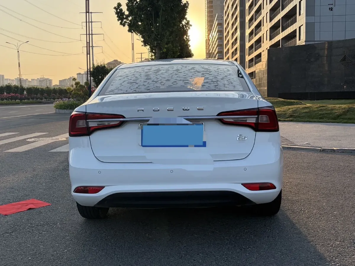 2020 Roewe i5 1.5L 120HP L4 5MT,autocango,china used car exporter,china ev exporter,chinese used car exporter,chinese used ev exporter
