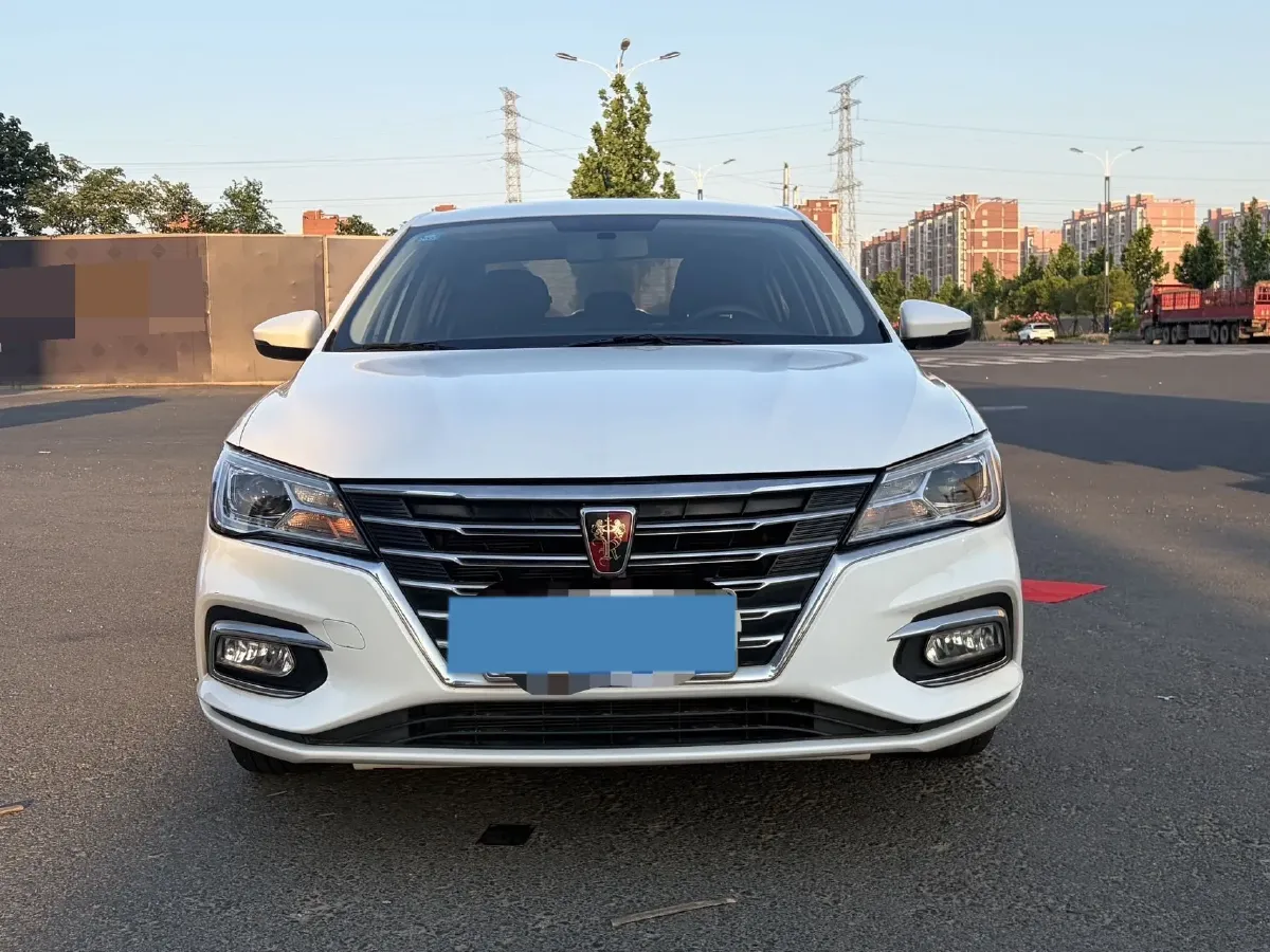 2020 Roewe i5 1.5L 120HP L4 5MT,autocango,china used car exporter,china ev exporter,chinese used car exporter,chinese used ev exporter