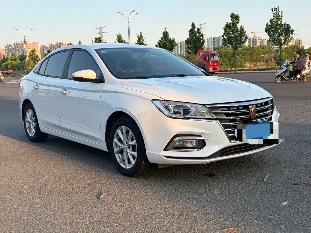 2020 Roewe i5 1.5L 120HP L4 5MT,autocango,china used car exporter,china ev exporter,chinese used car exporter,chinese used ev exporter