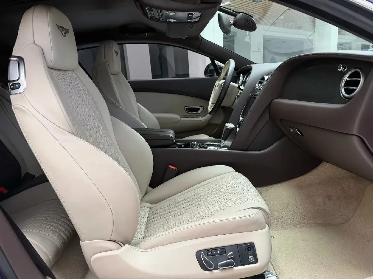 2017 Bentley Continental 4.0T 528HP V8 8AT,autocango,china used car exporter,china ev exporter,chinese used car exporter,chinese used ev exporter