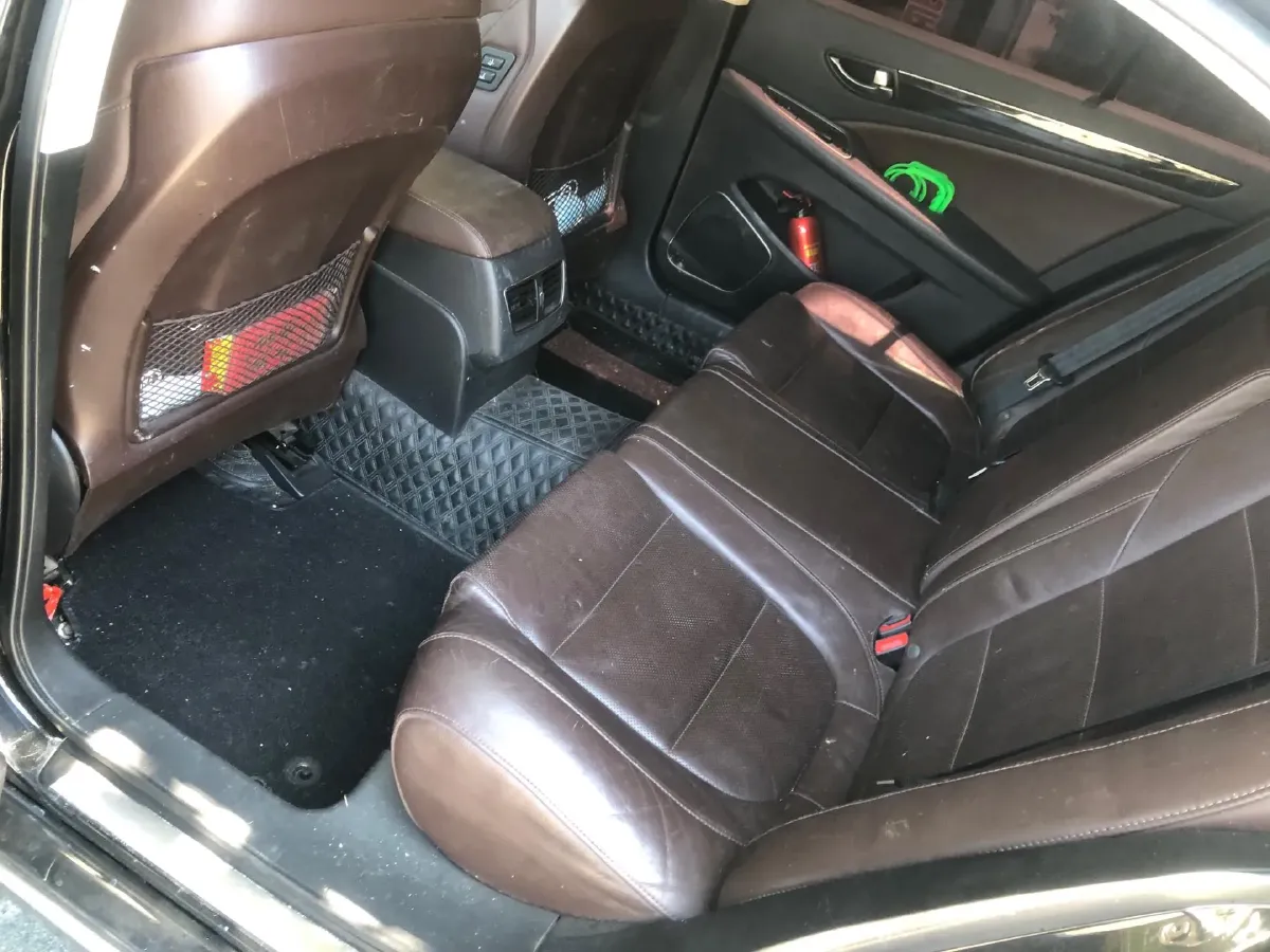 2018 HongQi H7 2.0T 204HP L4 6AT,autocango,china used car exporter,china ev exporter,chinese used car exporter,chinese used ev exporter