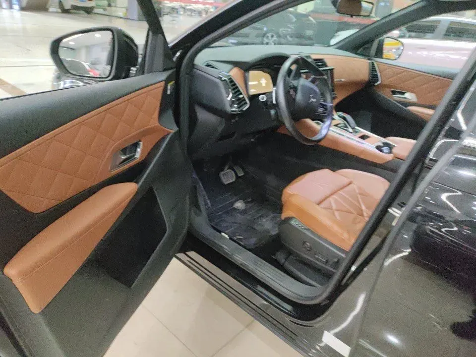 2018 DS 7 1.6T 220HP L4 8AT,autocango,china used car exporter,china ev exporter,chinese used car exporter,chinese used ev exporter