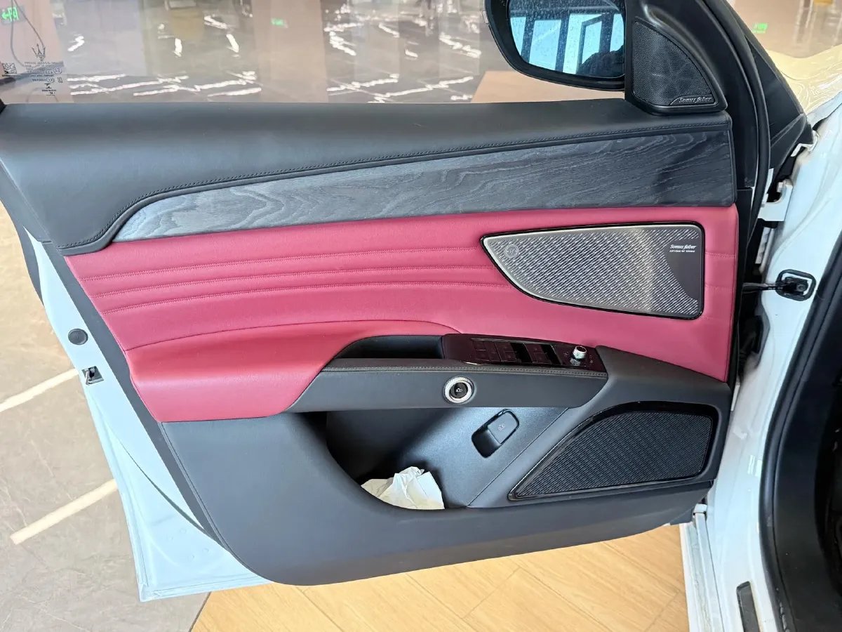 2023 Maserati Grecale 2.0T 300HP L4 8AT,autocango,china used car exporter,china ev exporter,chinese used car exporter,chinese used ev exporter