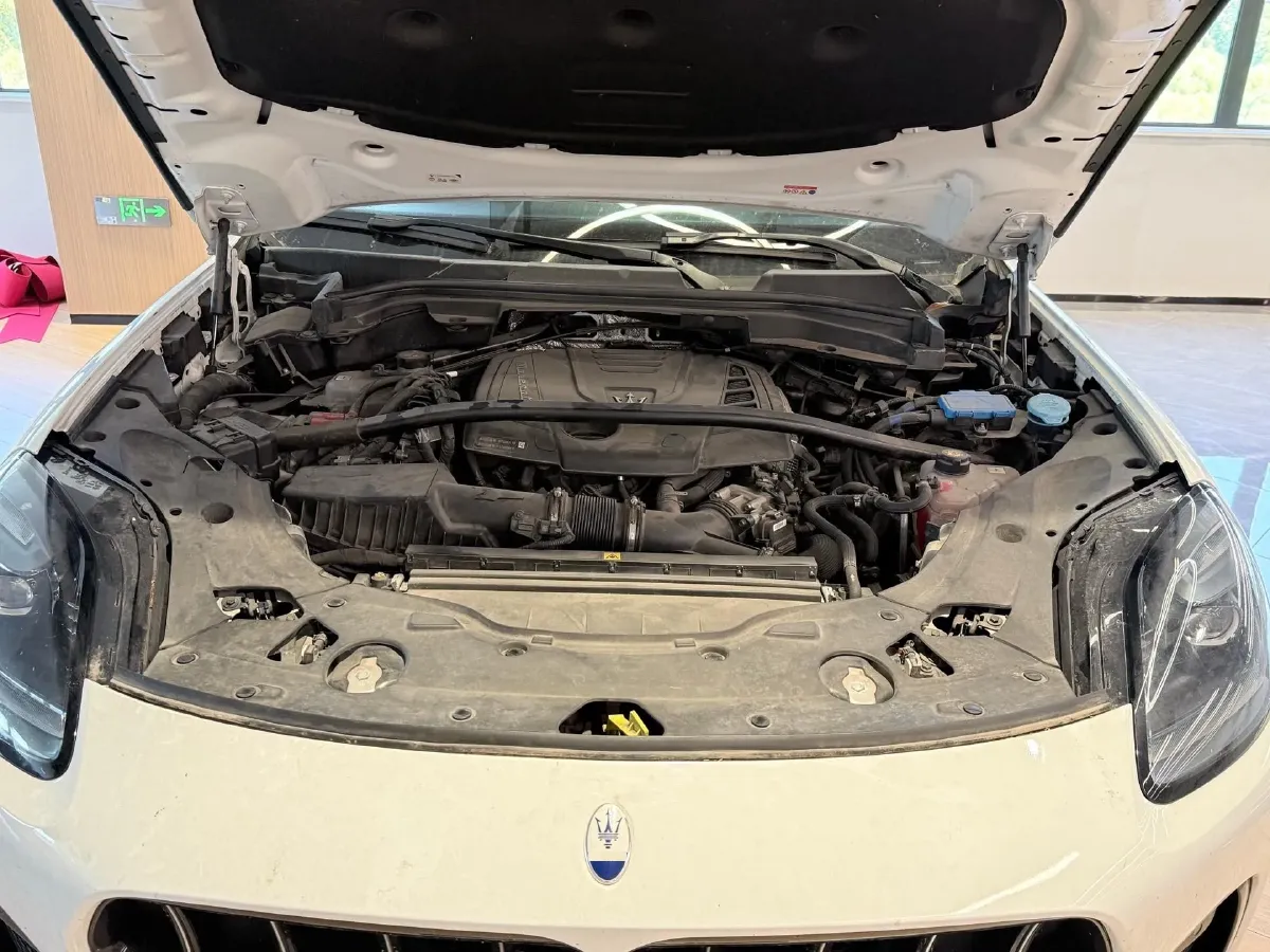 2023 Maserati Grecale 2.0T 300HP L4 8AT,autocango,china used car exporter,china ev exporter,chinese used car exporter,chinese used ev exporter