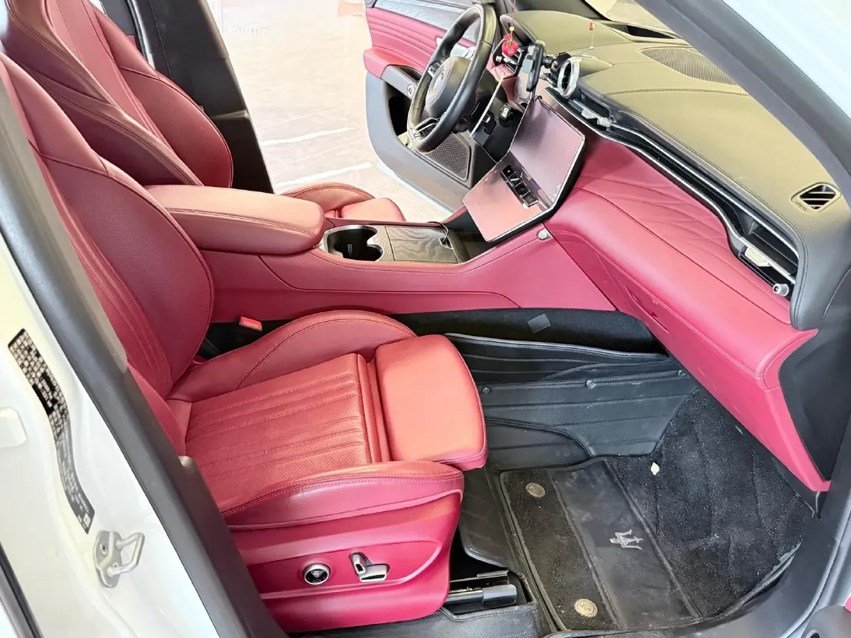 2023 Maserati Grecale 2.0T 300HP L4 8AT,autocango,china used car exporter,china ev exporter,chinese used car exporter,chinese used ev exporter