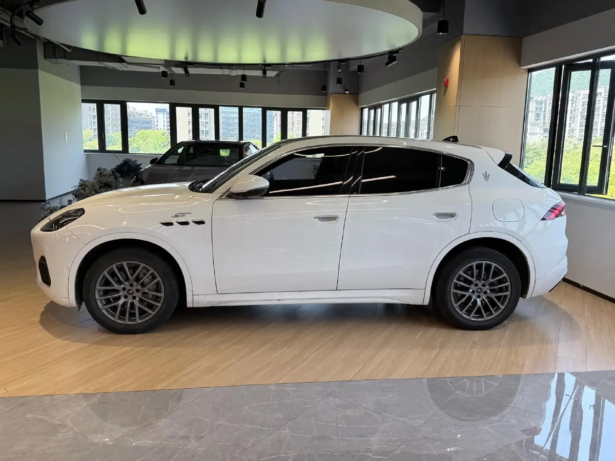 2023 Maserati Grecale 2.0T 300HP L4 8AT,autocango,china used car exporter,china ev exporter,chinese used car exporter,chinese used ev exporter