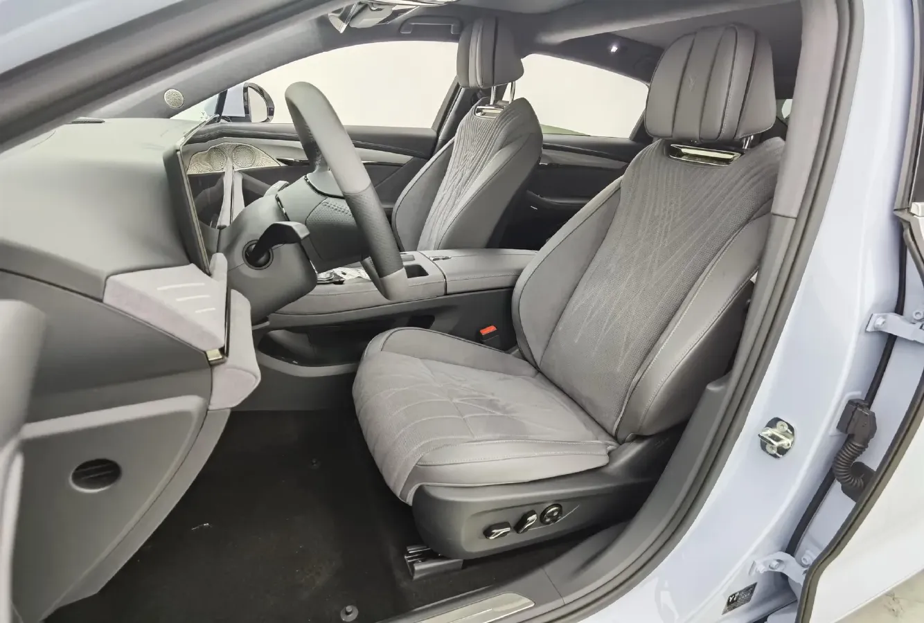 2023 Voyah ZhuiGuang BEV 82.11KWH,autocango,china used car exporter,china ev exporter,chinese used car exporter,chinese used ev exporter