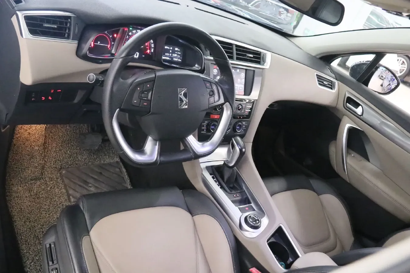 2016 DS 6 1.6T 167HP L4 6AT,autocango,china used car exporter,china ev exporter,chinese used car exporter,chinese used ev exporter