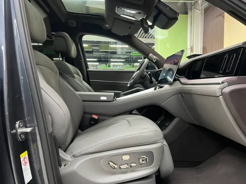 2025 Denza DenzaN9 2.0T 207HP L4 E-CVT PHEV,autocango,china used car exporter,china ev exporter,chinese used car exporter,chinese used ev exporter