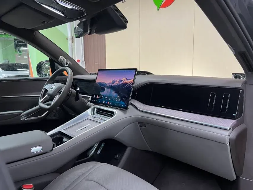2025 Denza DenzaN9 2.0T 207HP L4 E-CVT PHEV,autocango,china used car exporter,china ev exporter,chinese used car exporter,chinese used ev exporter