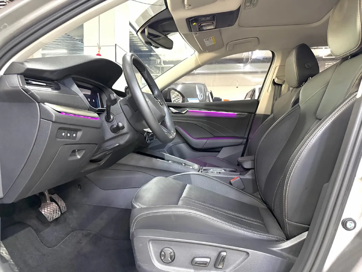 2022 Skoda Octavia 1.4T 150HP L4 7DCT,autocango,china used car exporter,china ev exporter,chinese used car exporter,chinese used ev exporter