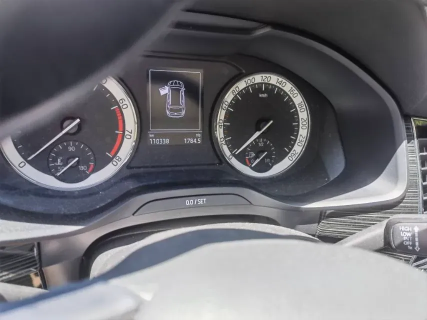 2019 Skoda Superb 2.0T 220HP L4 7DCT,autocango,china used car exporter,china ev exporter,chinese used car exporter,chinese used ev exporter