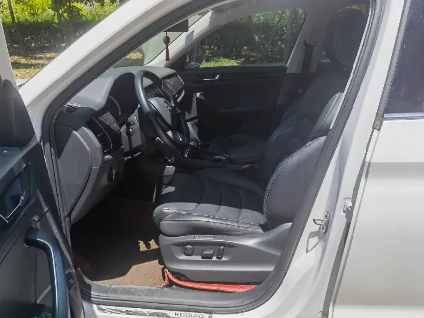 2019 Skoda Superb 2.0T 220HP L4 7DCT,autocango,china used car exporter,china ev exporter,chinese used car exporter,chinese used ev exporter