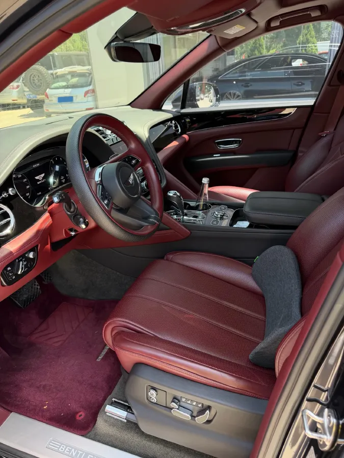 2021 Bentley Bentayga 4.0T 550HP V8 8AT,autocango,china used car exporter,china ev exporter,chinese used car exporter,chinese used ev exporter