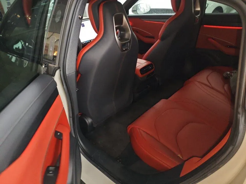 2024 MI SU7 BEV 73.6KWH,autocango,china used car exporter,china ev exporter,chinese used car exporter,chinese used ev exporter